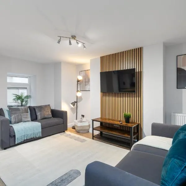 Luxury Lower-Level One Bed Apt, hotel v destinaci Headingley