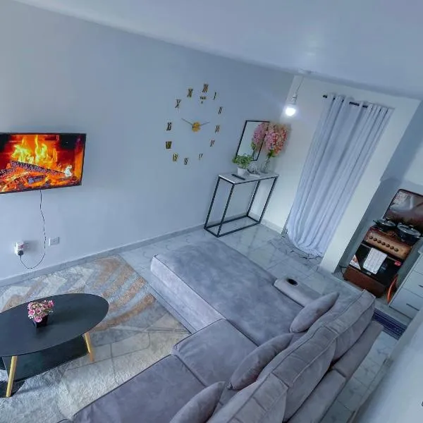 The Luxe, A Stylish One bedroom Apartment, hotel v destinaci Kisumu