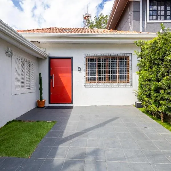 Casa Completa com garagem, hotel in Curitiba