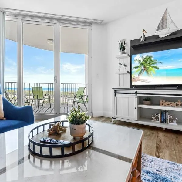 Sunrise Surprise 9th floor 2BR 2 BA King Suite Beach shuttle, heated pool!, hotel in Destin