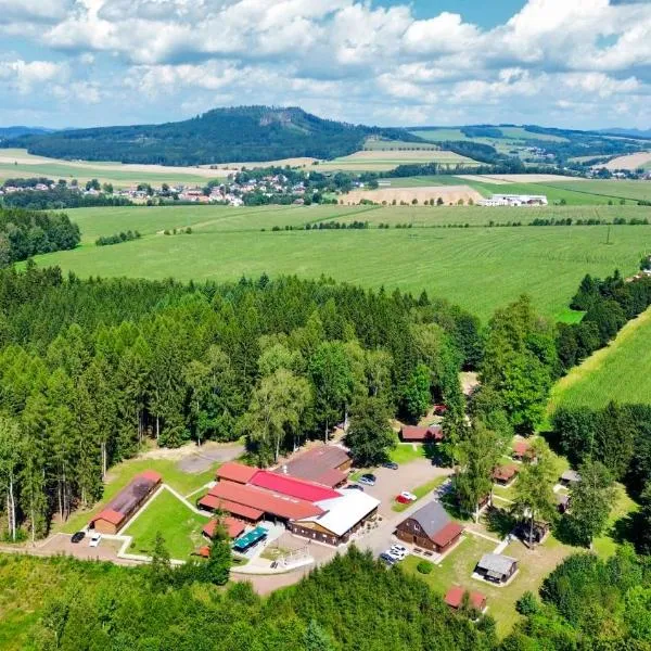 Chatový areál Zděřina, hotel v destinaci Police nad Metují