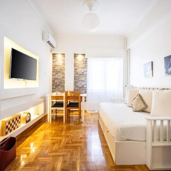 Acropolis Delux 1st FLR Aprt up 4 guests by LODGESPOT, hotell i Aten