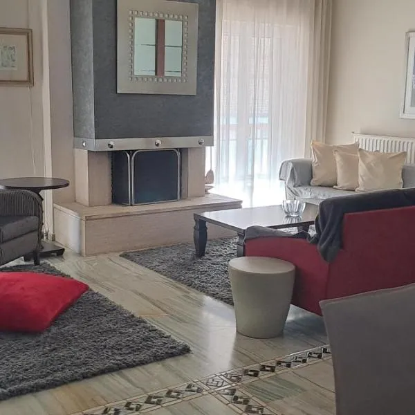 Elegante apartamento centrale, hotel v destinaci Tríkala