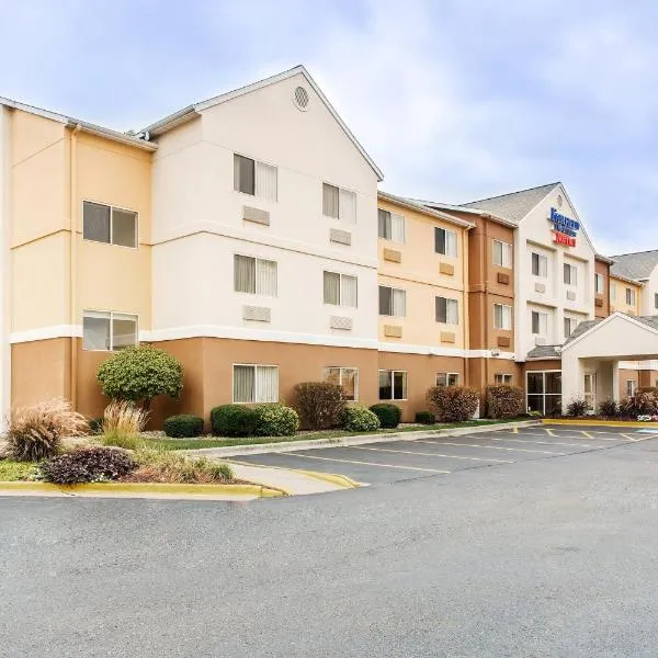 Fairfield Inn & Suites Canton, hotel v destinaci North Canton