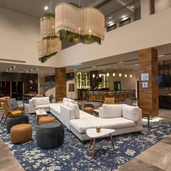 Courtyard by Marriott San Luis Potosi, Los Lagos, hotel v destinaci San Luis Potosí