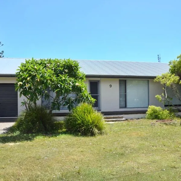 Barefoot Bungalow - Bring your own linen, hotel in Hat Head