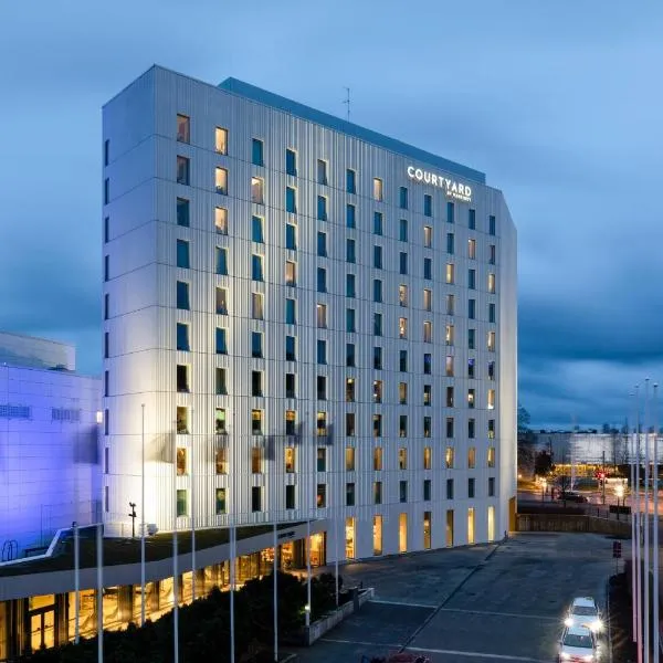 Courtyard Tampere City、タンペレのホテル