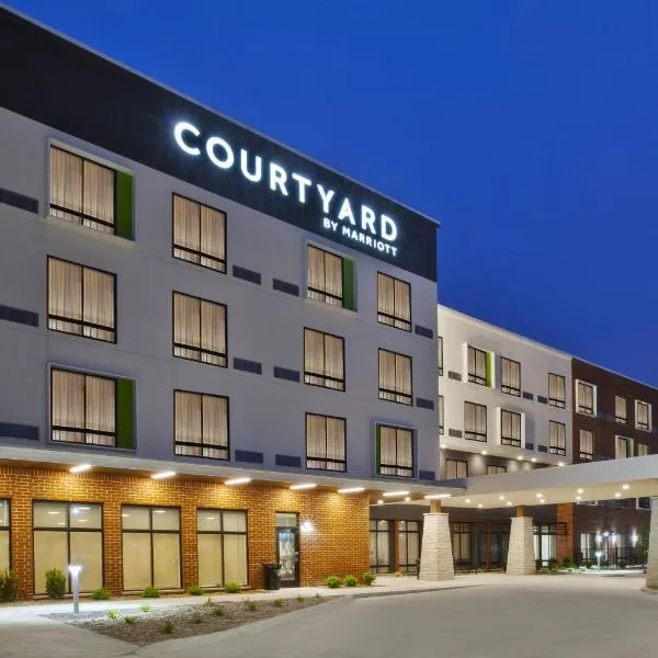 Courtyard by Marriott St. Joseph-Benton Harbor: Benton Harbor şehrinde bir otel
