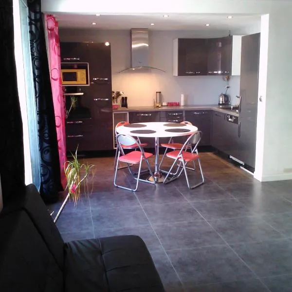 Chambre Privée dans un appartement en colocation A1C2, hotel in Seyssinet-Pariset