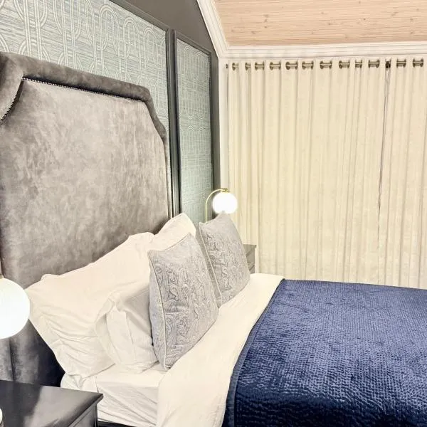 Serenity Suite, hotel in Somerset West