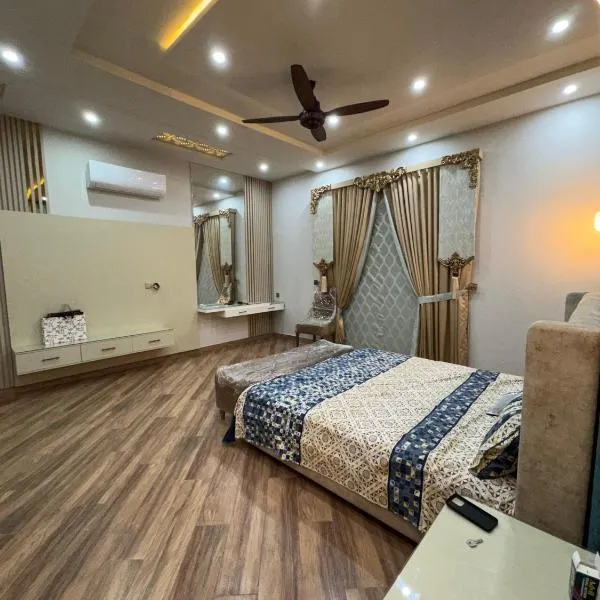 Shaheen Palace, hotel in Faisalabad