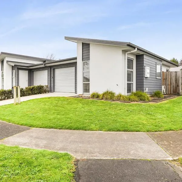 Central 2brm Retreat, Modern, Close to Shopping - By KOSH BNB, hotel v destinaci Hamilton