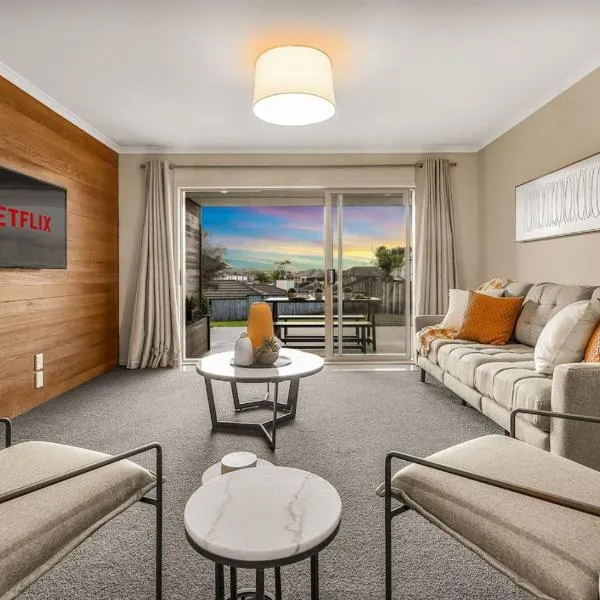 Stylish with an Outdoor TV - By KOSH BNB, hôtel à Hamilton