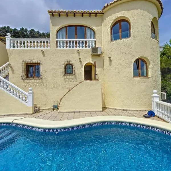 Villa Maravista - Luxury Villa with Private Pool and Sea View, hotel in Benitachell