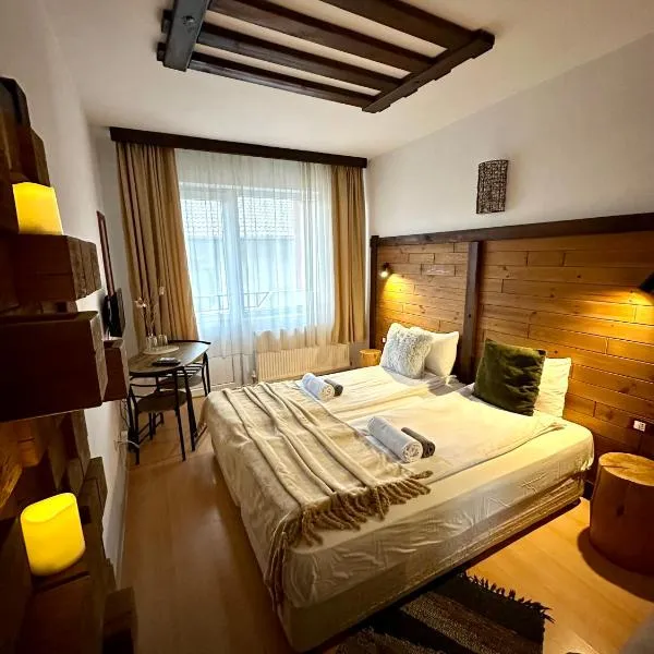 Red House Family house، فندق في بانسكو