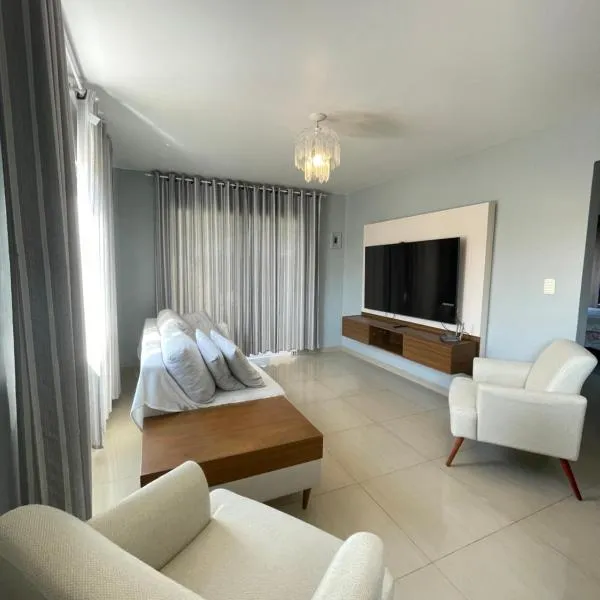 Casa no centro de Porto Belo, hotel in Porto Belo