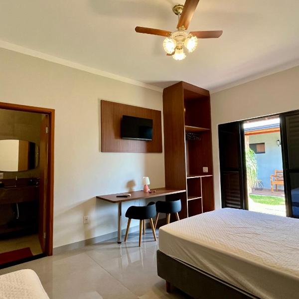 Recanto Quinta das Palmeiras, Casa com Piscina Aquecida, até 16 pessoas, Perto do Thermas, Olímpia-SP - Foto 2