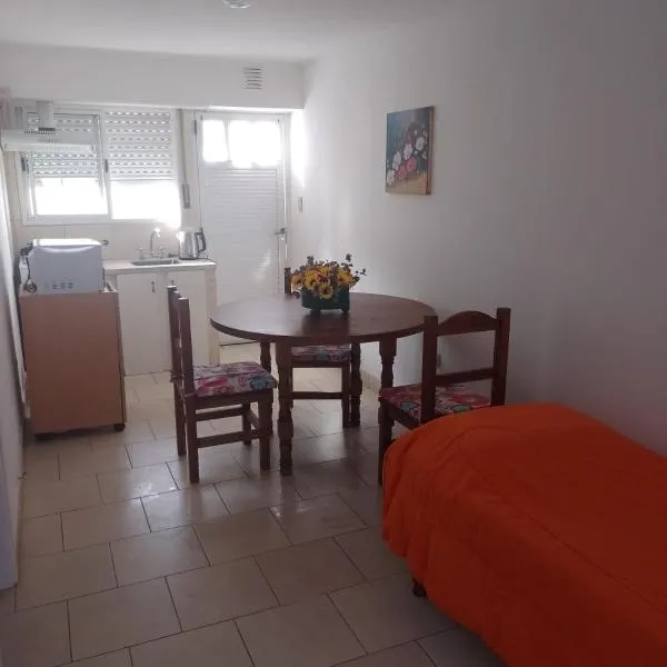Departamento temporario, hotel in Tres Arroyos