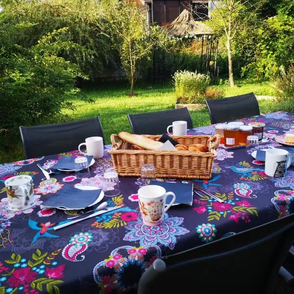 Chambre cocon table d'hôte avec jardin à la campagne le nid qui danse vers Vesoul de 1 à 3 personnes, מלון בBaignes