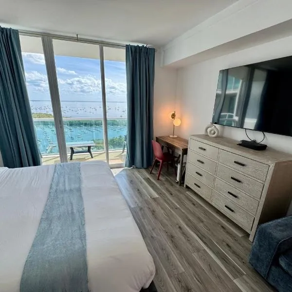 Balcony Ocean View ! WiFi - Pool - Gym - Parking, hotel v Miami