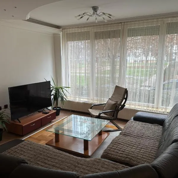 Su Apartment, hotel em Skopje