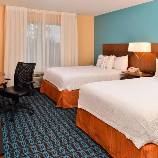 Fairfield Inn & Suites Cleveland Avon, khách sạn ở Avon