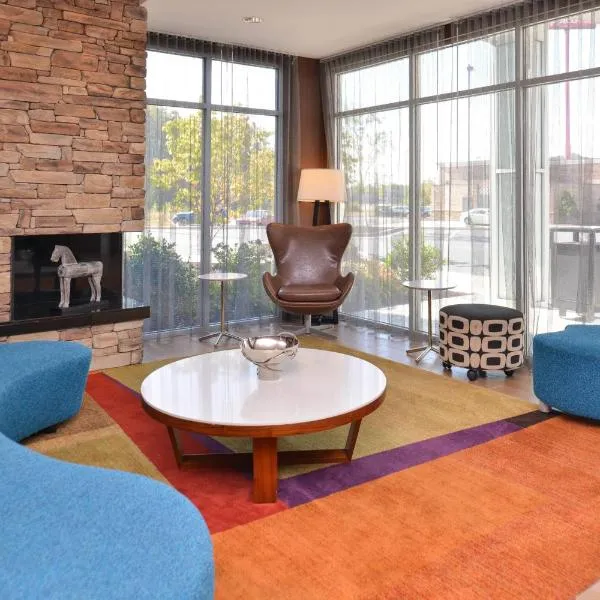 Fairfield Inn and Suites by Marriott Calhoun, hotel v destinaci Calhoun