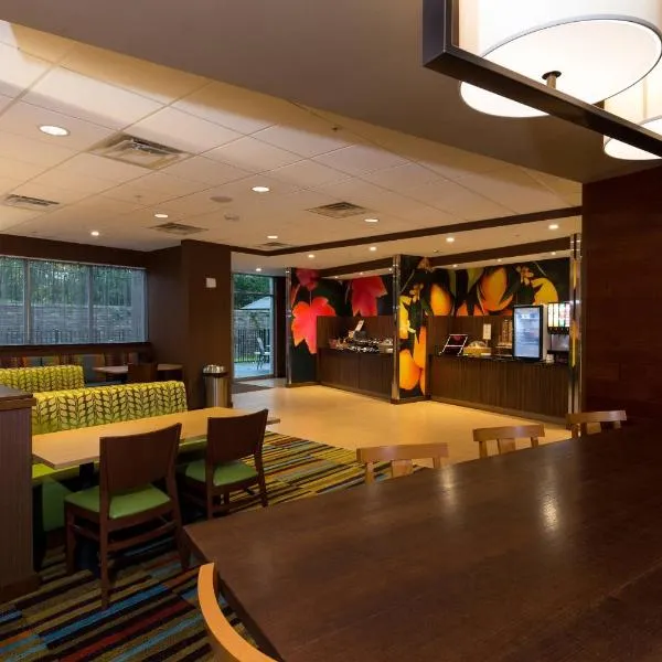 Fairfield Inn & Suites by Marriott Detroit Chesterfield, hotel v destinaci Chesterfield