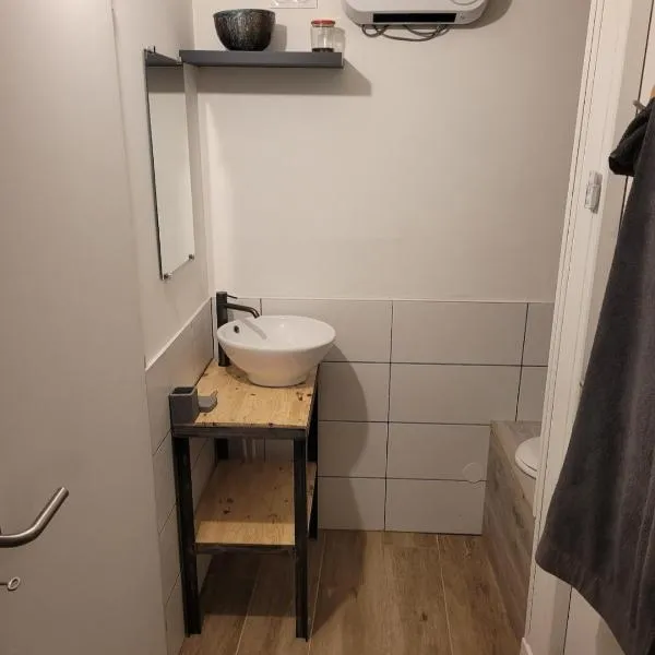 Chambre lit 2 personnes, hotel v destinaci Saint-Martin-lez-Tatinghem