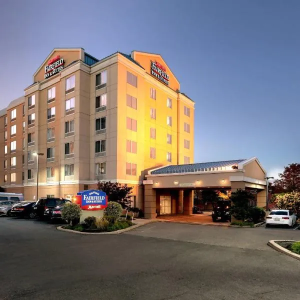 Fairfield Inn & Suites Woodbridge, hotel v destinaci Avenel