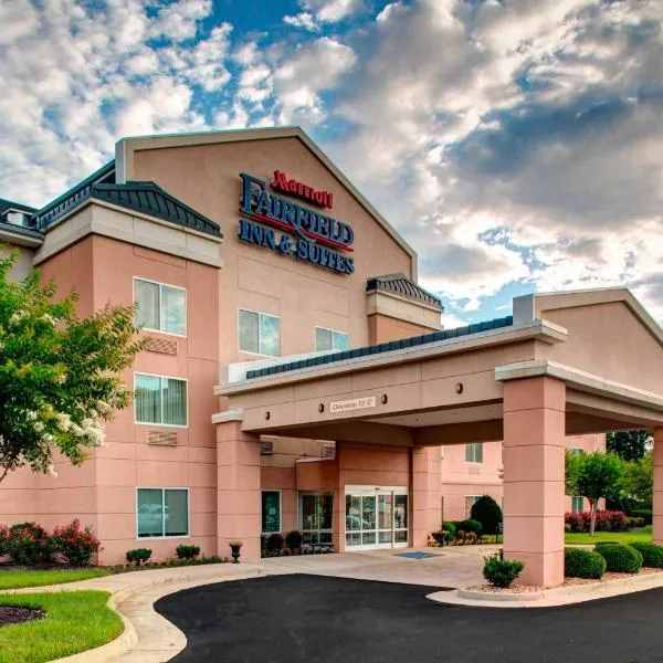 Fairfield Inn and Suites by Marriott Emporia I-95, hotel v destinaci Emporia