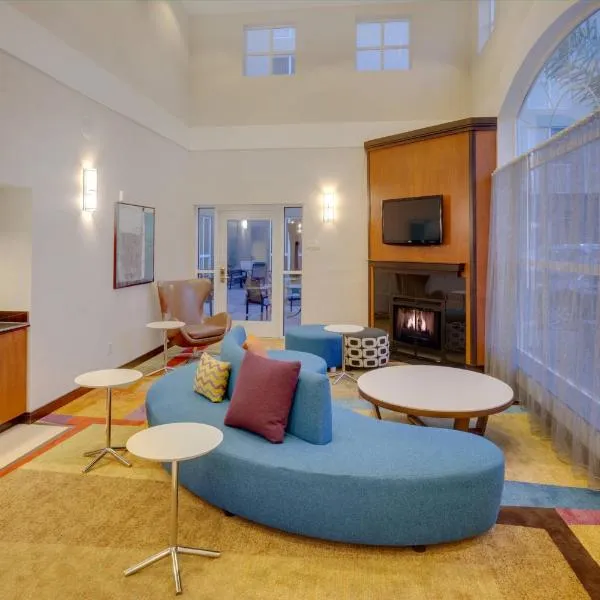 Fairfield Inn & Suites by Marriott San Francisco Airport, hotel v destinaci Millbrae
