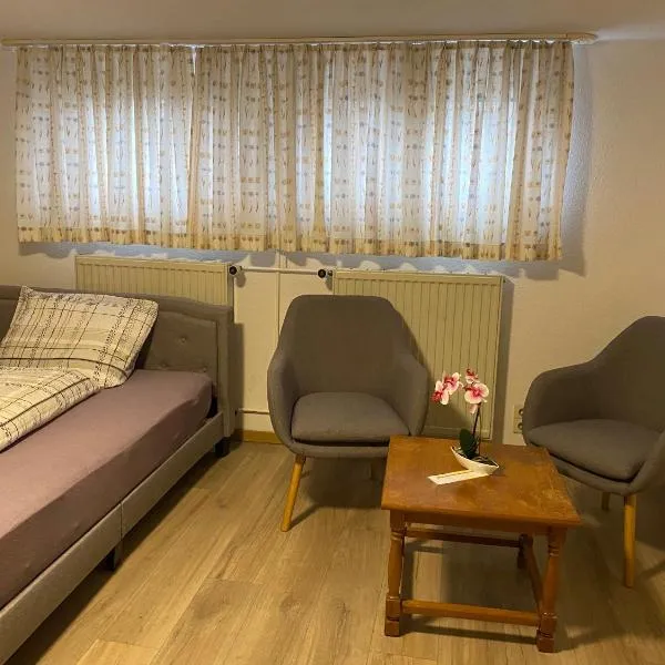 Van Kim 2 - Souterrain Monteurwohnung, hotel v destinaci Emden