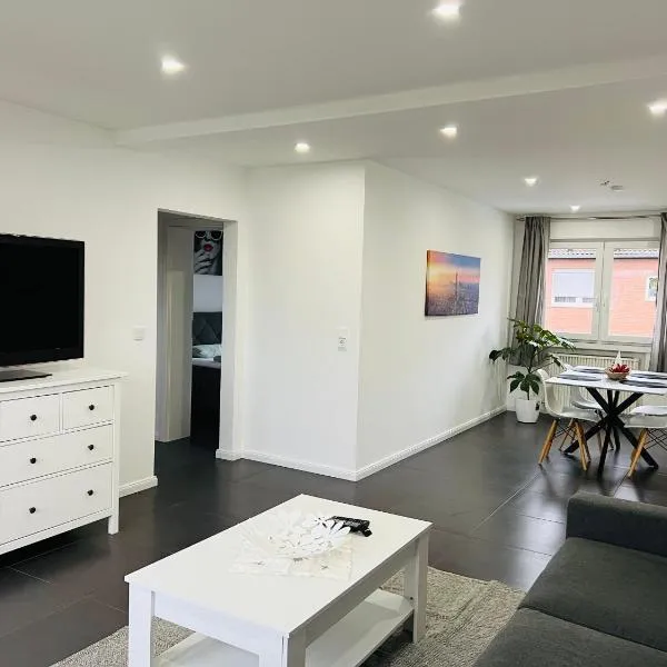 Elegante Apartment in Erftstadt mit Balkon, Zentral, Bahnhof nah, Phantasialand Brühl bei Cologne, hotel in Erftstadt