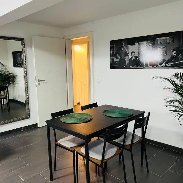 Apartment in Erftstadt , Phantasialand Brühl bei Cologne, Zentral, Bahnhof nah, hotel in Erftstadt
