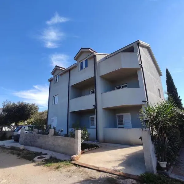 Apartmani Veronika, hotel di Rudina
