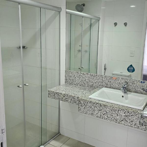 Flat Pampulha orla prox Mineirão com varanda - Foto 3