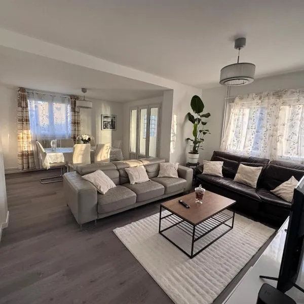 Séjour détente et confort au calme d une impasse, hotel in Garges-lès-Gonesse