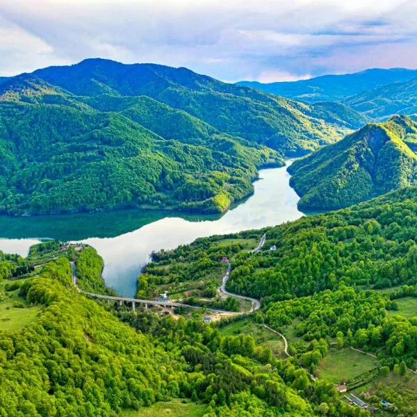 Yabbadabbadoo, hotel di Siriu