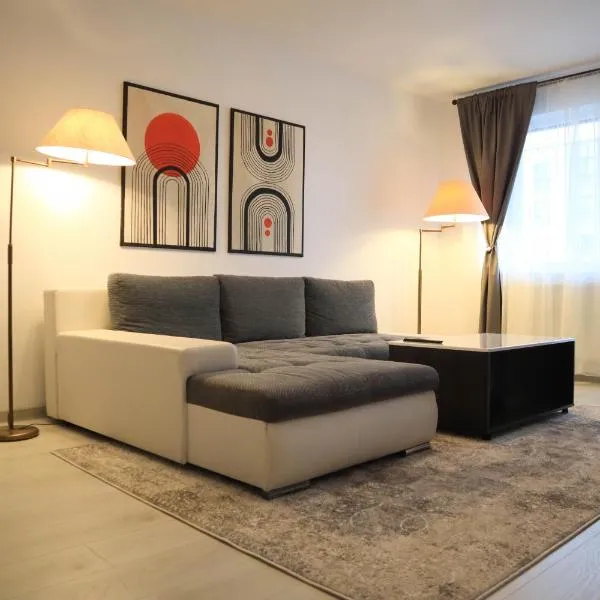 LZR Apartments, מלון בבראשוב