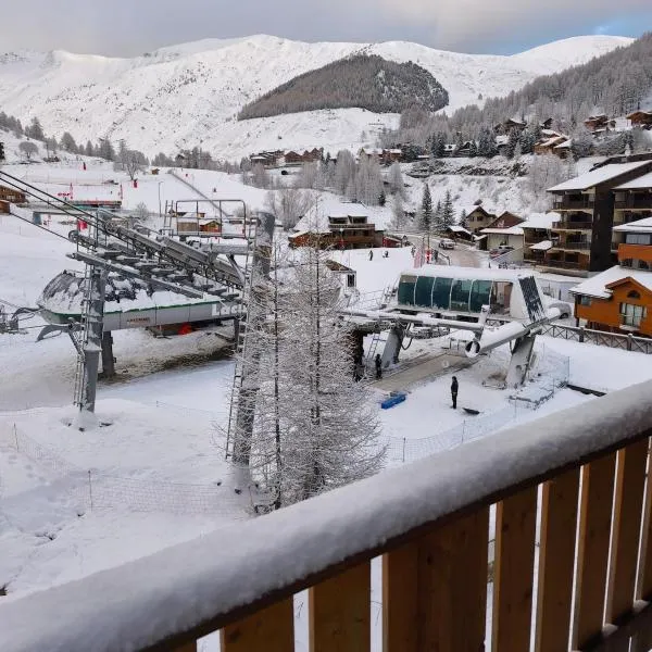 Duplex 6 personne au pied des pistes, hotel ad Allos