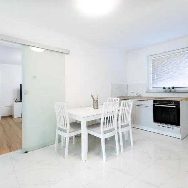 Apartment Pohorje Sun - whole house, hotel in Maribor