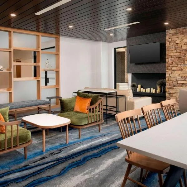 Fairfield Inn & Suites by Marriott Alexandria West/Mark Center, hotel in Alexandria