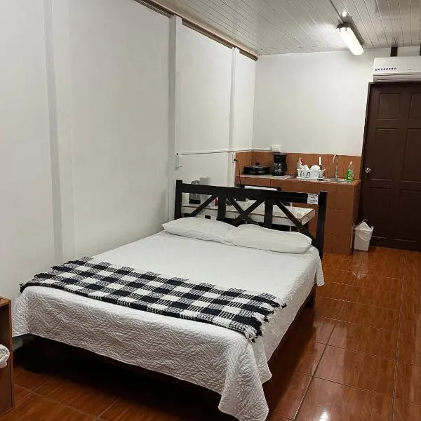 Sleep&Go! Cabinas en Siquirres Centro - Rafting tour - Tarifa corporativa Disponible, hotel v destinaci Siquirres