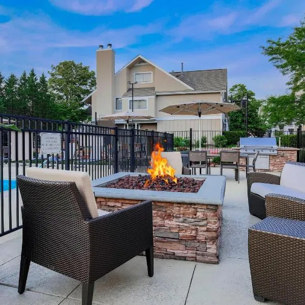 Residence Inn Chicago Deerfield, hotelli kohteessa Deerfield