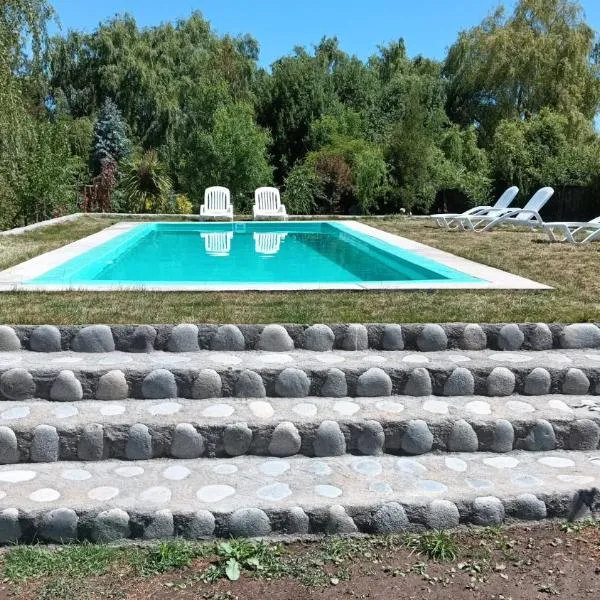 Cabañas Terra Nova Colbun Machicura, hotel v destinaci Linares