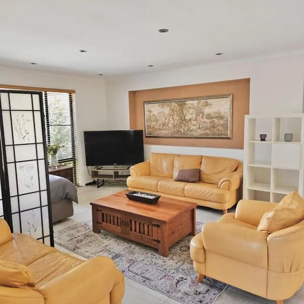 Guest Suite 800m to Beach, hotel v destinaci Lennox Head