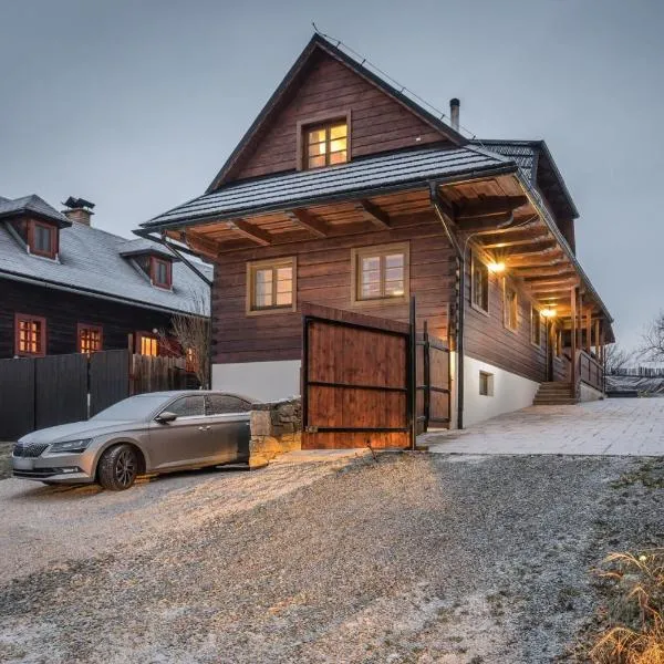 Drevenica Emilka, 5 min Reštaurácia, Z terasy výhľad na Kráľovu hoľu a Polomské Očko, Gril, Ohnisko, Kotlík, hôtel à Brezno