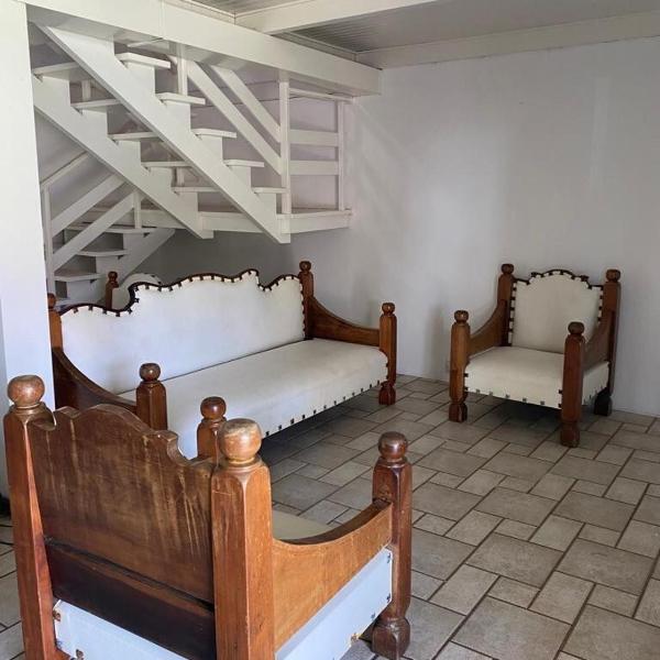 Casa 4 dormitorios 1 quadra da praia - Foto 2