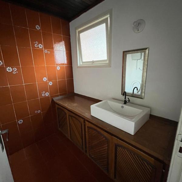 Casa 4 dormitorios 1 quadra da praia - Foto 4